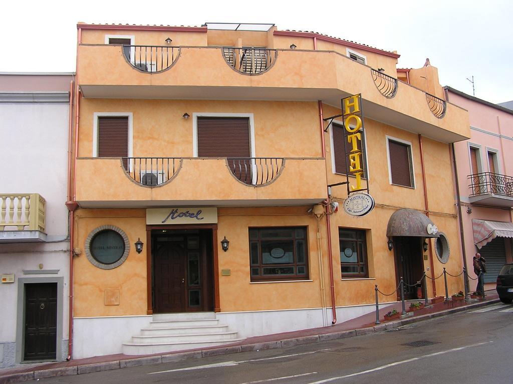 Mistral Hotel 3*
